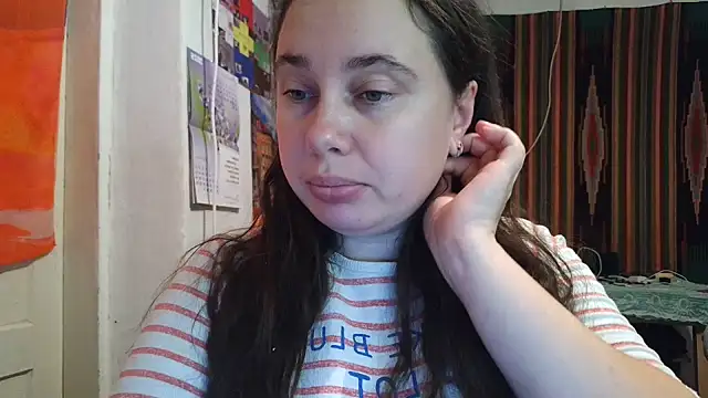 Cora Maro online show from 17, 10, 2025