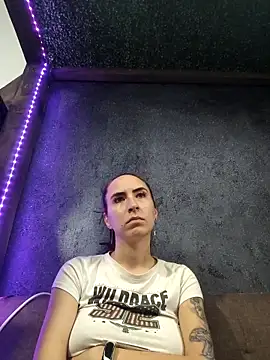 Snapshot of pleasure_of_life chatting on 8, 11, 2025 pleasure of life online show from 8, 11, 2025