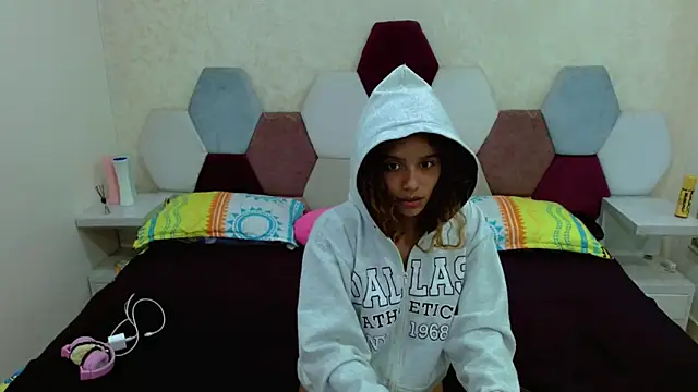 Snapshot of charlotte_0309 chatting on 6, 3, 2025 charlotte 0309 online show from 6, 3, 2025