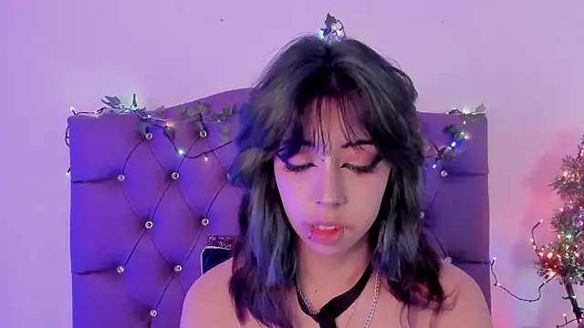 Nyx nayla online show from 20, 12, 2024