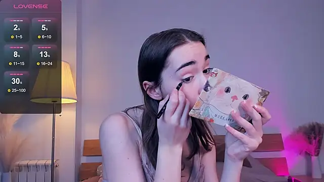 PollyBeev online show from 13, 2, 2025