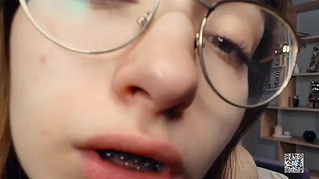 PollyBeev online show from 30, 9, 2025