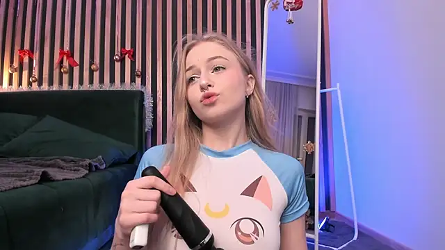 MiaMews online show from 4, 12, 2024