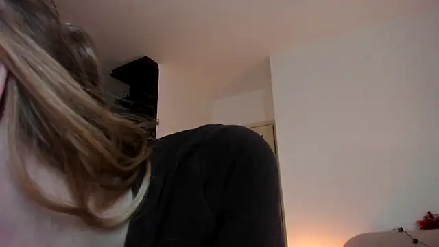 MiaMews online show from 21, 10, 2025