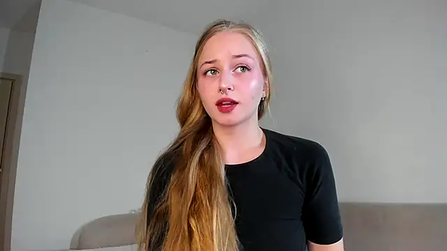 MiaMews online show from 5, 11, 2025