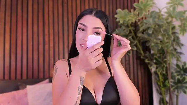 Jennmiiller  online show from 15, 11, 2025