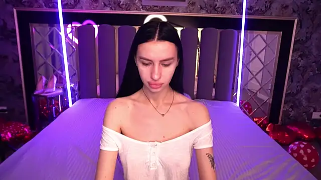 Snapshot of Snow_WhiteeeX chatting on 14, 2, 2026 Snow WhiteeeX online show from 14, 2, 2026