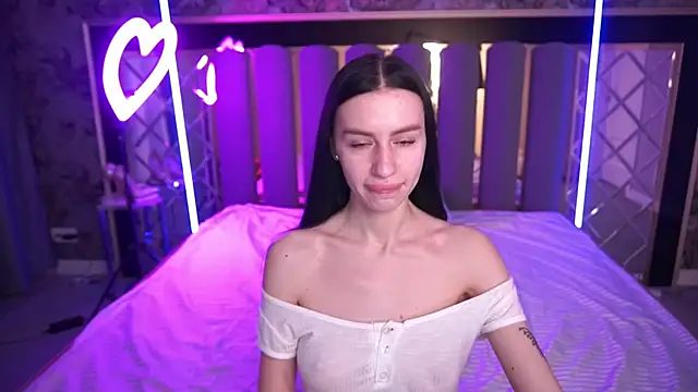 Snapshot of Snow_WhiteeeX chatting on 5, 3, 2026 Snow WhiteeeX online show from 5, 3, 2026