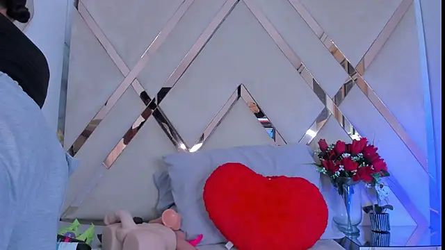 ninaht online show from 12, 10, 2025