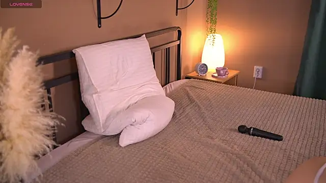 Snapshot of _AlinaBailey chatting on 20, 1, 2025 AlinaBailey online show from 20, 1, 2025