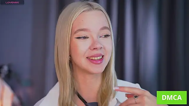 Snapshot of _AlinaBailey chatting on 25, 10, 2025 AlinaBailey online show from 25, 10, 2025