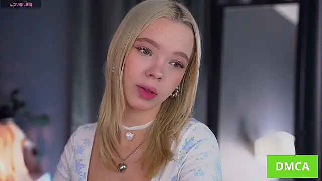 Snapshot of _AlinaBailey chatting on 27, 10, 2025 AlinaBailey online show from 27, 10, 2025