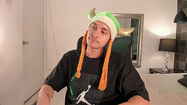 Desmon Clark online show from 18, 3, 2025