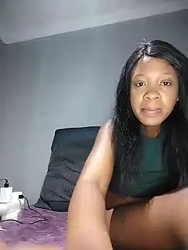 Snapshot of pixie-na chatting on 4, 12, 2025 pixie-na online show from 4, 12, 2025