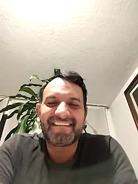 Snapshot of RogueTraveler chatting on 19, 1, 2025 RogueTraveler online show from 19, 1, 2025