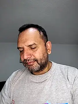 Snapshot of RogueTraveler chatting on 28, 9, 2025 RogueTraveler online show from 28, 9, 2025