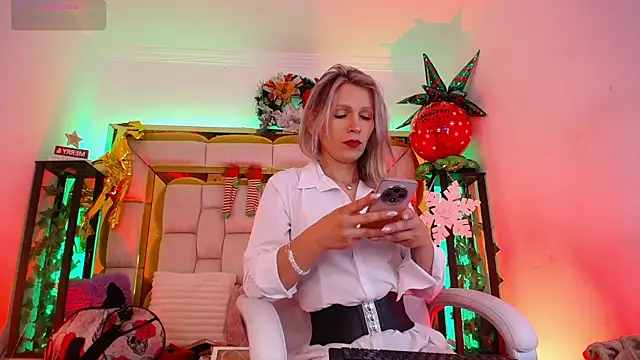 Snapshot of Princess_Helena chatting on 28, 12, 2024 Princess Helena online show from 28, 12, 2024