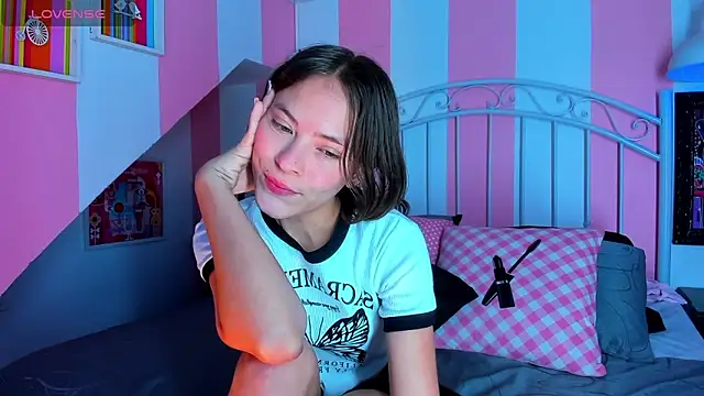 Snapshot of Liah_Grey8 chatting on 16, 12, 2024 Liah Grey8 online show from 16, 12, 2024