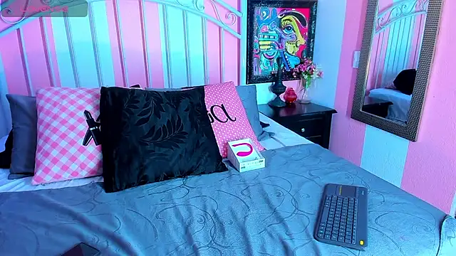 Snapshot of Liah_Grey8 chatting on 18, 12, 2024 Liah Grey8 online show from 18, 12, 2024