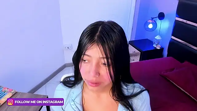 KimberlyVillaLobos online show from 5, 2, 2025