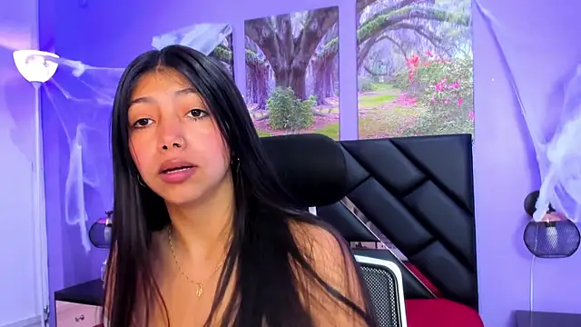 Snapshot of KimberlyVillaLobos chatting on 8, 11, 2025 KimberlyVillaLobos online show from 8, 11, 2025