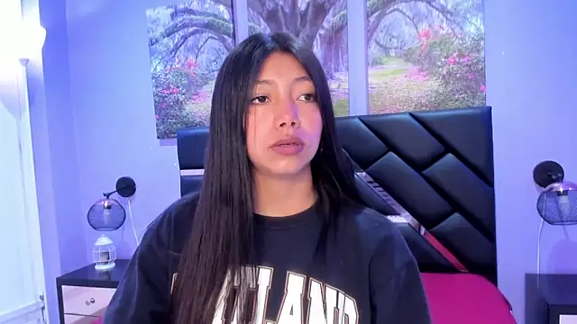 Snapshot of KimberlyVillaLobos chatting on 13, 11, 2025 KimberlyVillaLobos online show from 13, 11, 2025