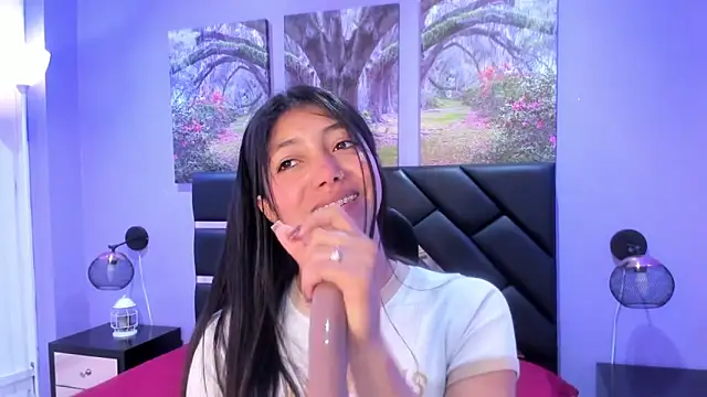 Snapshot of KimberlyVillaLobos chatting on 18, 11, 2025 KimberlyVillaLobos online show from 18, 11, 2025