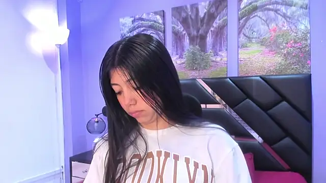 Snapshot of KimberlyVillaLobos chatting on 24, 11, 2025 KimberlyVillaLobos online show from 24, 11, 2025