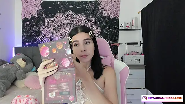 jade dakota   online show from 19, 1, 2025
