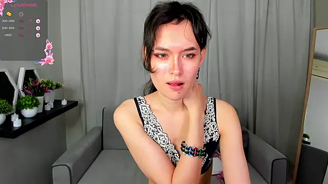 Emily Strikeee online show from 8, 12, 2024