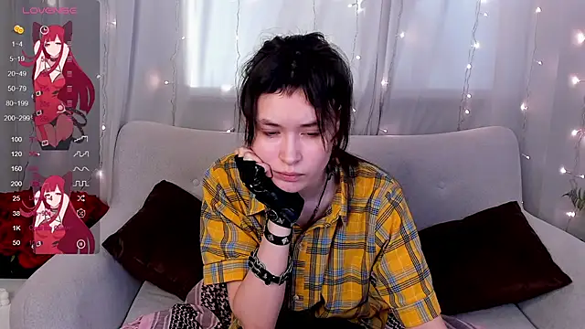 Emily Strikeee online show from 1, 3, 2025