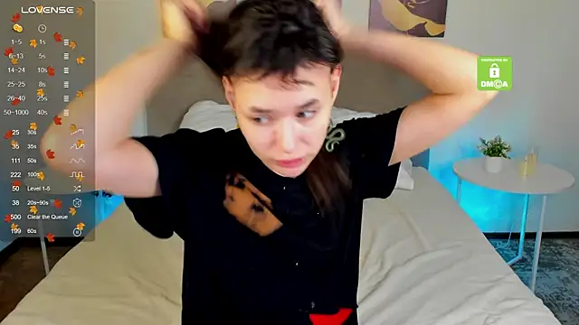 Emily Strikeee online show from 3, 11, 2025