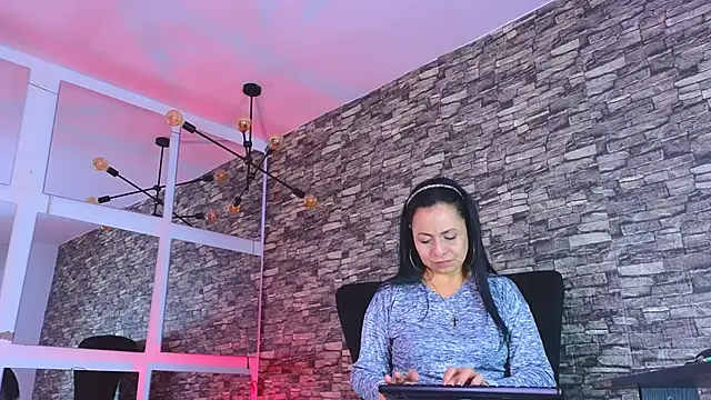 monicarousey online show from 20, 9, 2025