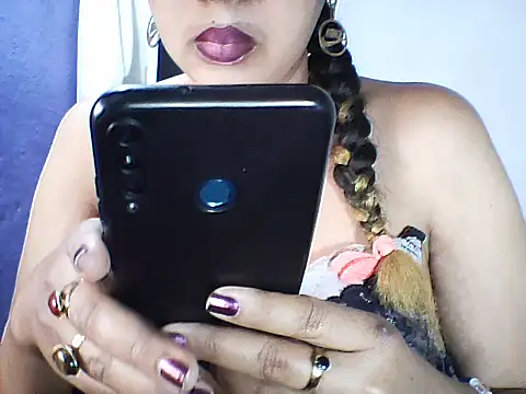 layanah12 online show from 11, 10, 2025