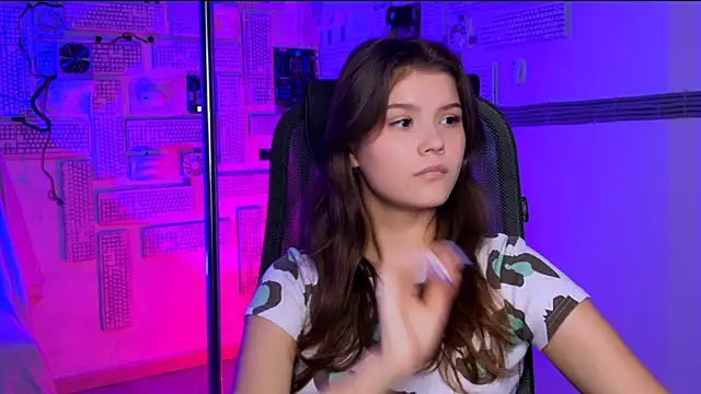 Snapshot of EvaThopson chatting on 22, 11, 2025 EvaThopson online show from 22, 11, 2025