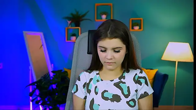 Snapshot of EvaThopson chatting on 28, 11, 2025 EvaThopson online show from 28, 11, 2025