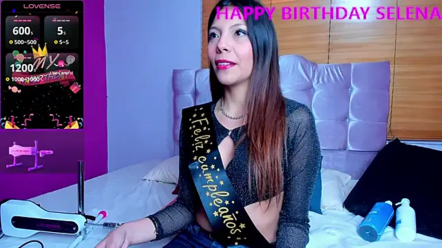 Snapshot of Selenakyle92_ chatting on 1, 2, 2025 Selenakyle92  online show from 1, 2, 2025