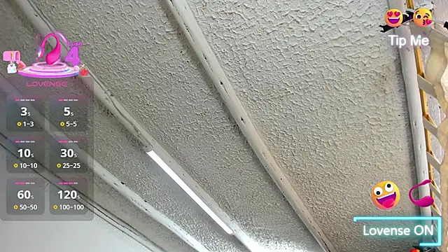 Snapshot of Selenakyle92_ chatting on 8, 10, 2025 Selenakyle92  online show from 8, 10, 2025