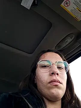 vikkilushh online show from 8, 1, 2025