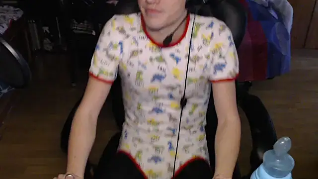 Snapshot of BabyDracoDarkfang chatting on 28, 3, 2026 BabyDracoDarkfang online show from 28, 3, 2026