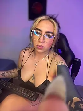 AnnikaMerliahh  online show from 16, 11, 2025
