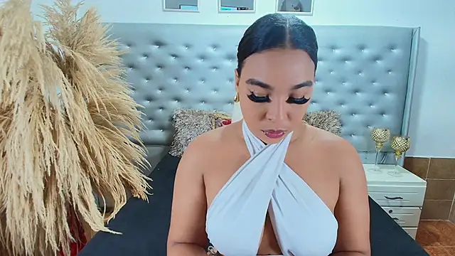 Snapshot of EileenBenzon chatting on 22, 2, 2025 EileenBenzon online show from 22, 2, 2025