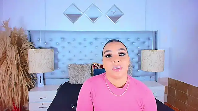 Snapshot of EileenBenzon chatting on 25, 10, 2025 EileenBenzon online show from 25, 10, 2025