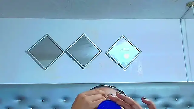 Snapshot of EileenBenzon chatting on 6, 11, 2025 EileenBenzon online show from 6, 11, 2025