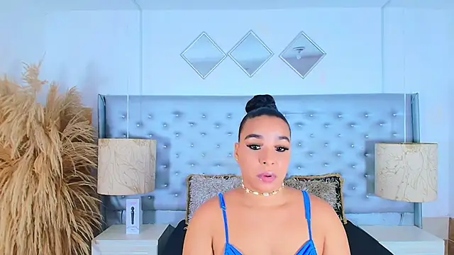 Snapshot of EileenBenzon chatting on 21, 11, 2025 EileenBenzon online show from 21, 11, 2025