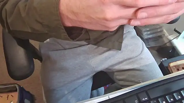 Snapshot of an4y8ot chatting on 27, 11, 2025 an4y8ot online show from 27, 11, 2025