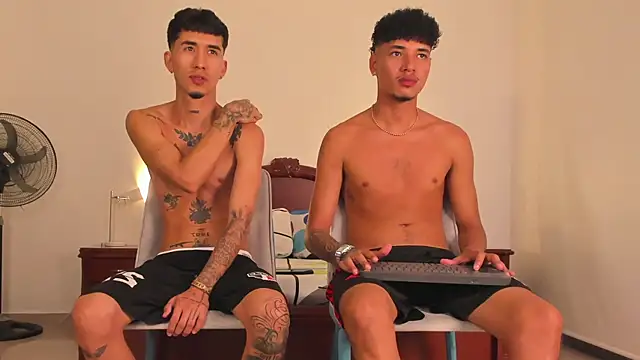 Snapshot of Ian_and_Noah chatting on 8, 9, 2025 Ian and Noah online show from 8, 9, 2025