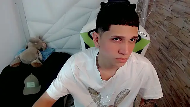 Brayan lopezz online show from 3, 2, 2025