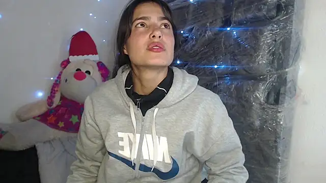 skinny sweet2411 online show from 21, 12, 2025