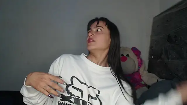 Snapshot of skinny_sweet2411 chatting on 3, 3, 2026 skinny sweet2411 online show from 3, 3, 2026